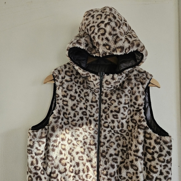 Alp N Rock Reversible Leopard Valais Hooded Vest - Picture 5 of 13